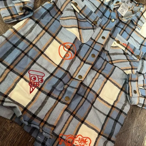 Disney Turning Red Panda Plaid Flannel Shirt Size 9/10 Snap Button kids - Picture 2 of 5